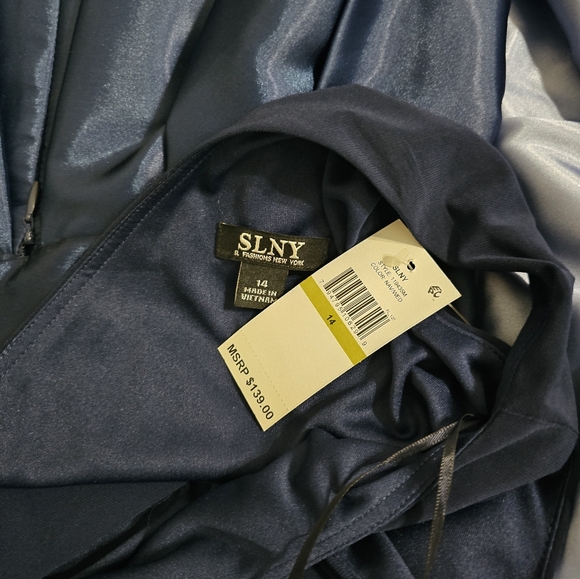 Women's clothing (565) - Picture 7 of 8